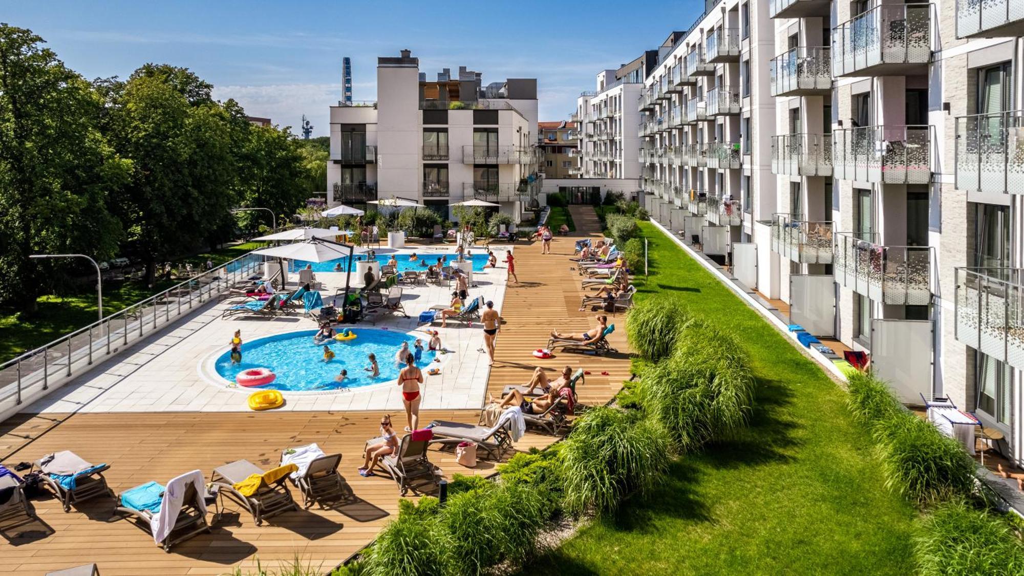 Apartamenty Sun & Snow Nadmorskie Tarasy Z Basenem Колобжег Экстерьер фото